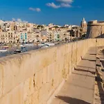 2br Gozo Escape With Private Tub & Backyard By 360 Estates Daire Ta' Abram