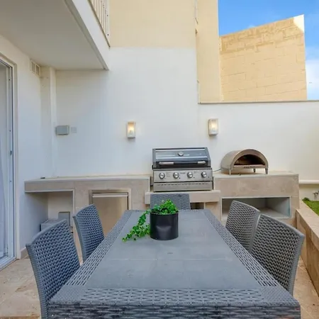 2br Gozo Escape With Private Tub & Backyard By 360 Estates Daire